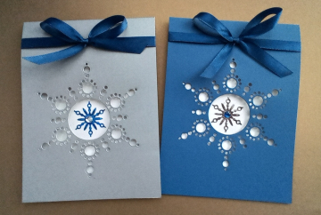 723 srebrna, plava   82 din